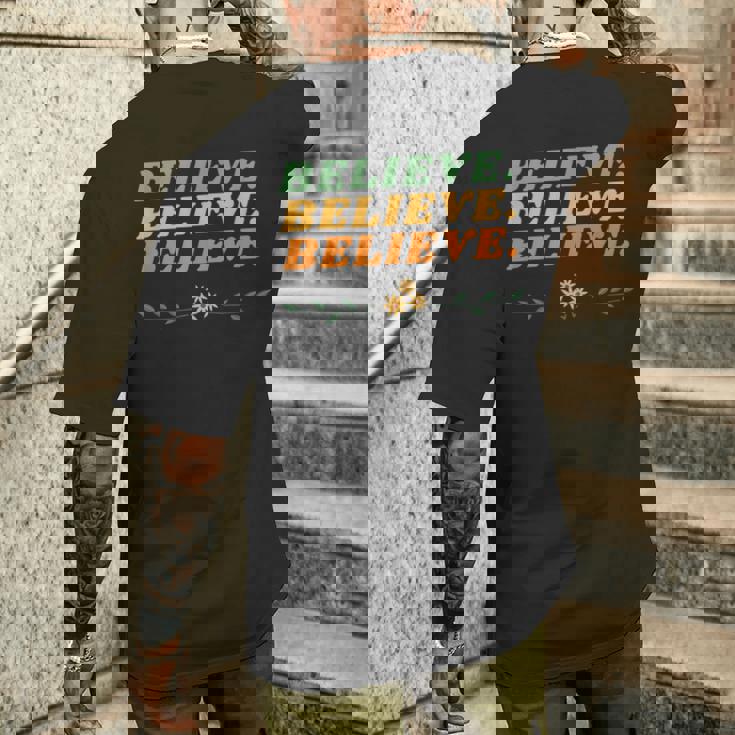 Believe Inspirational Motivational Message Of Hope メンズTシャツ バックプリント 彼への贈り物