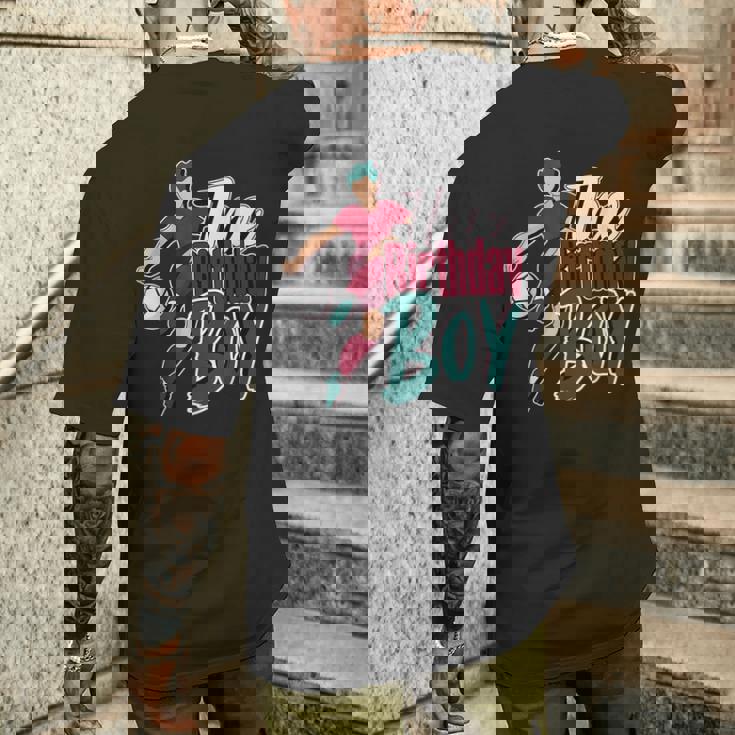 The Birthday Boyoccer Matching Family メンズTシャツ バックプリント 彼への贈り物