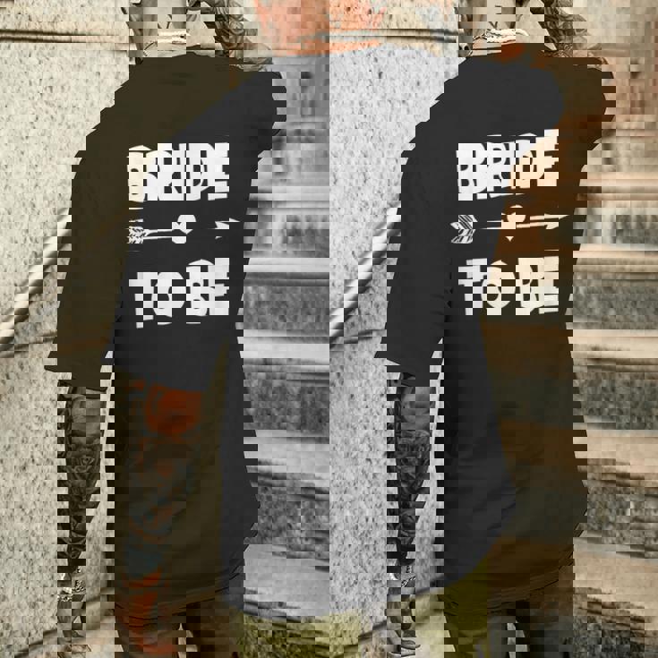 Bride To Be ブライダルシャワーギフトアイデア 花嫁シャツ メンズTシャツ バックプリント 彼への贈り物