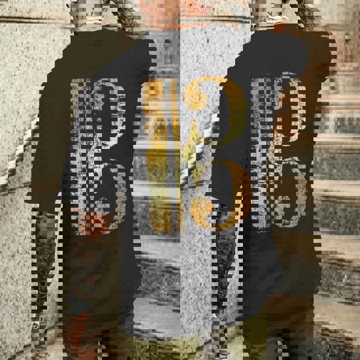 C-音記号 ヴィンテージイエロー ミュージシャンヴィオラ・チェロ。 メンズTシャツ バックプリント 彼への贈り物