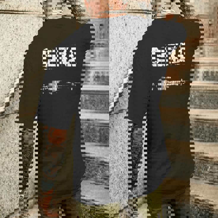 Chika ギター ハートビート 音楽 ギタリスト レトロ ヴィンテージ メンズTシャツ バックプリント 彼への贈り物