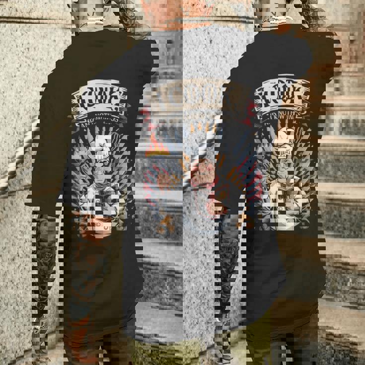 I Cook And I Know Things シェフクックヘルパー メンズTシャツ バックプリント 彼への贈り物