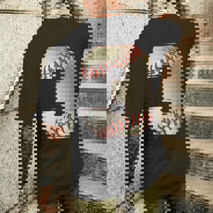 Cool 3 3番 数字 バースデーパーティー 3番目 野球 誕生日 メンズTシャツ バックプリント 彼への贈り物