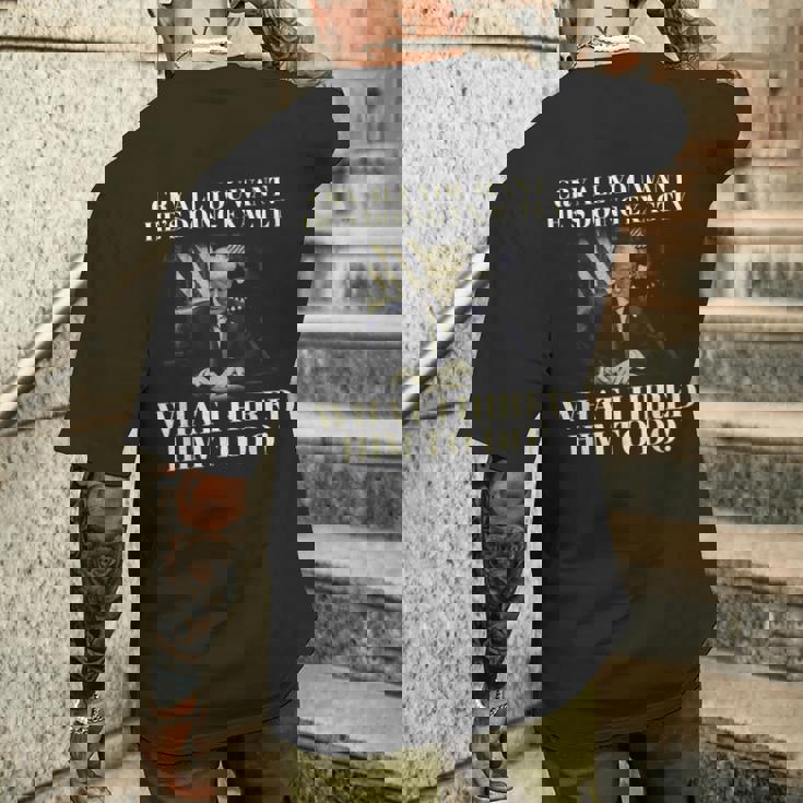 Cry All You Want He's Doing Exactly What I Him To Doに雇われたこと メンズTシャツ バックプリント 彼への贈り物