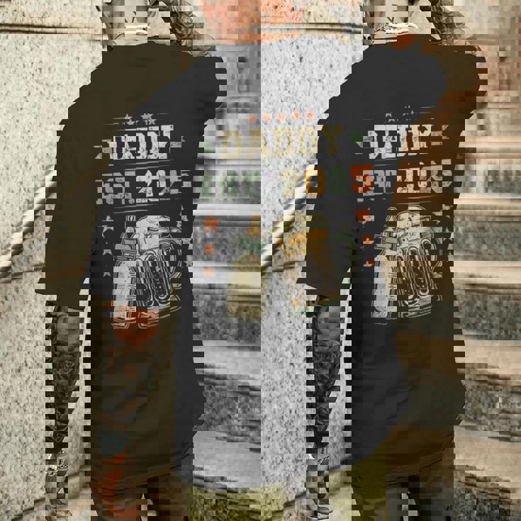 Daddy Est 2025 年のパパ 初めての父の日 新しい父親 若い父親 メンズTシャツ バックプリント 彼への贈り物