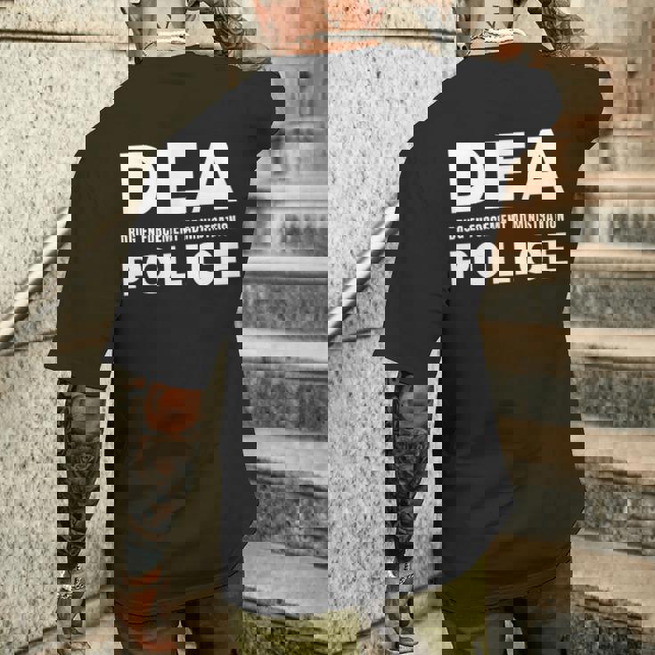 Dea 警察官 麻薬取締局 フロントサイド メンズTシャツ バックプリント 彼への贈り物