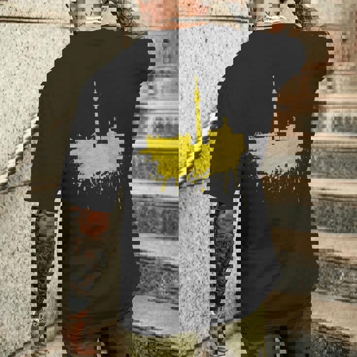 Dortmundkyline ドルトムントのスカイライン 黄色い絵 ドルトムント好きにはたまらないファンアート メンズTシャツ バックプリント 彼への贈り物