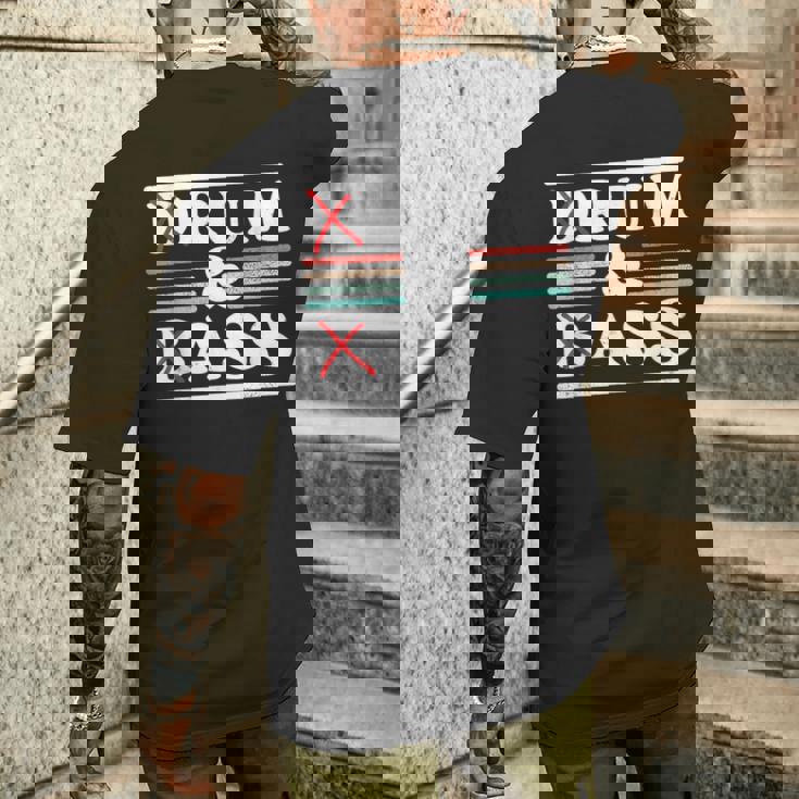 Drum & Bass Rum & Ass Retrointageibes Team メンズTシャツ バックプリント 彼への贈り物