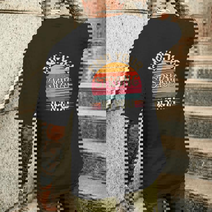 Find Yourtrong In You インスピレーションによる改善 メンズTシャツ バックプリント 彼への贈り物