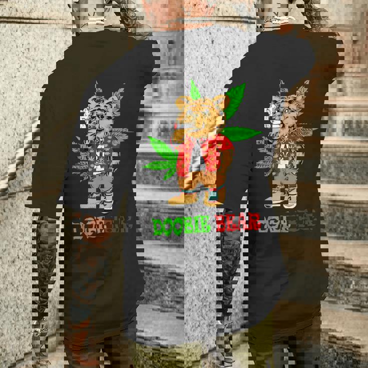 Doobie Bear 大麻の葉 雑草愛好家 マリファナギフト メンズTシャツ バックプリント 彼への贈り物