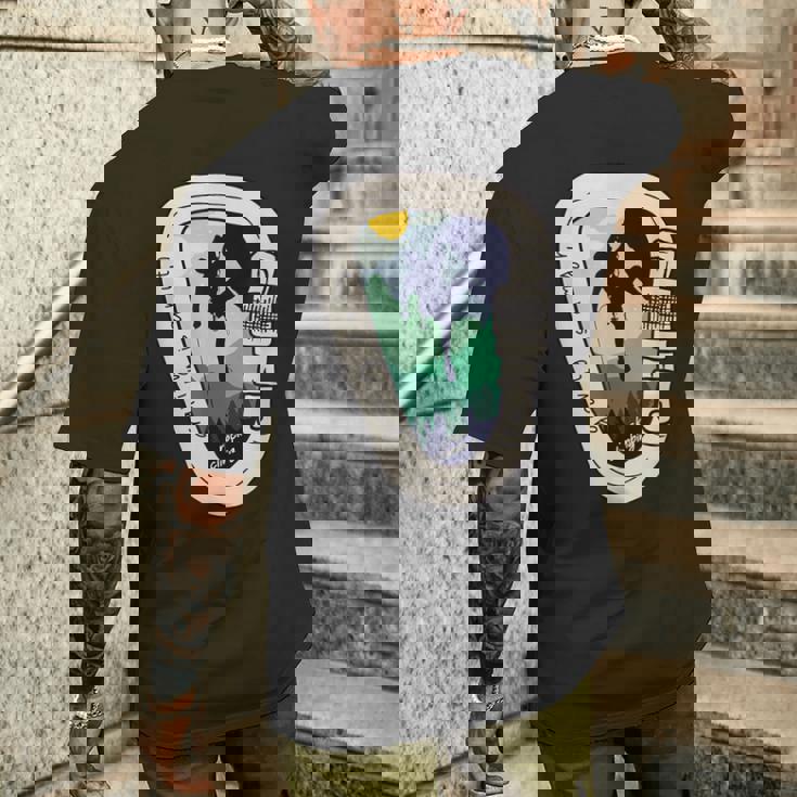 Gravity Is A Myth カラビナ ロッククライミング 山登り メンズTシャツ バックプリント 彼への贈り物