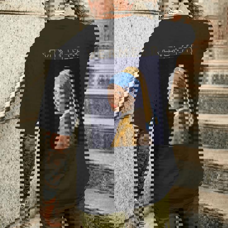 Johannesermeer アーティスト向け 真珠のイヤリングを持つ少女 メンズTシャツ バックプリント 彼への贈り物