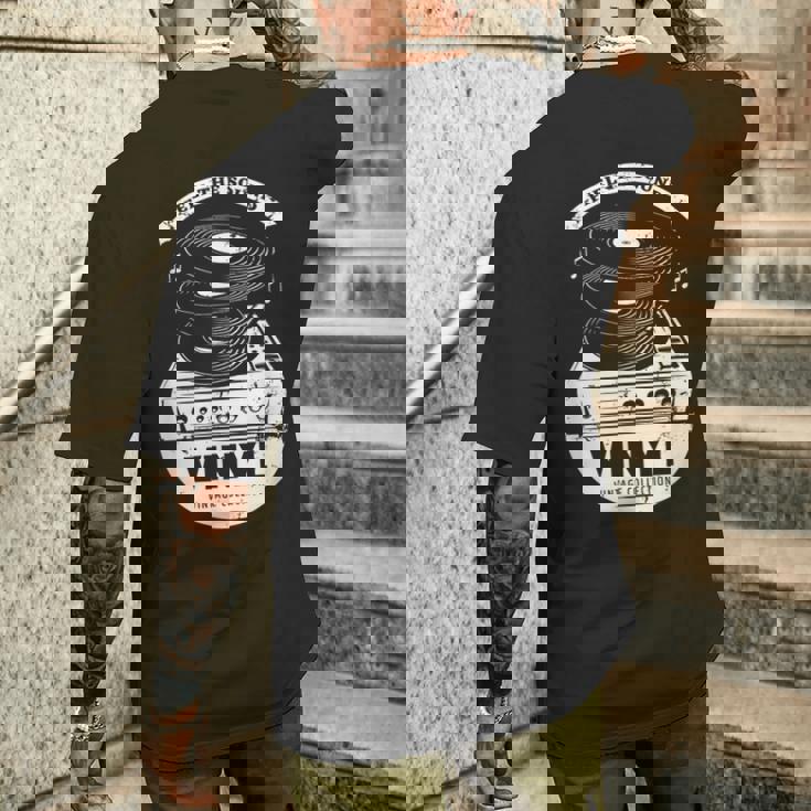 Music Is My Universe レトロなビニールレコードでサウンドを感じる メンズTシャツ バックプリント 彼への贈り物