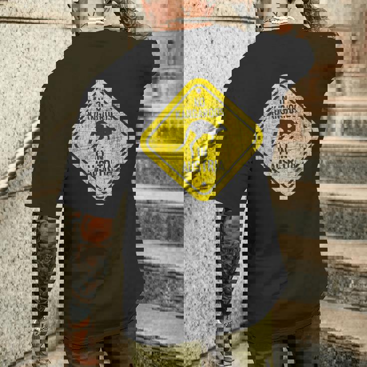 No Kangaroos In Austria 動物飼育係 野生動物 愛好家 メンズTシャツ バックプリント 彼への贈り物