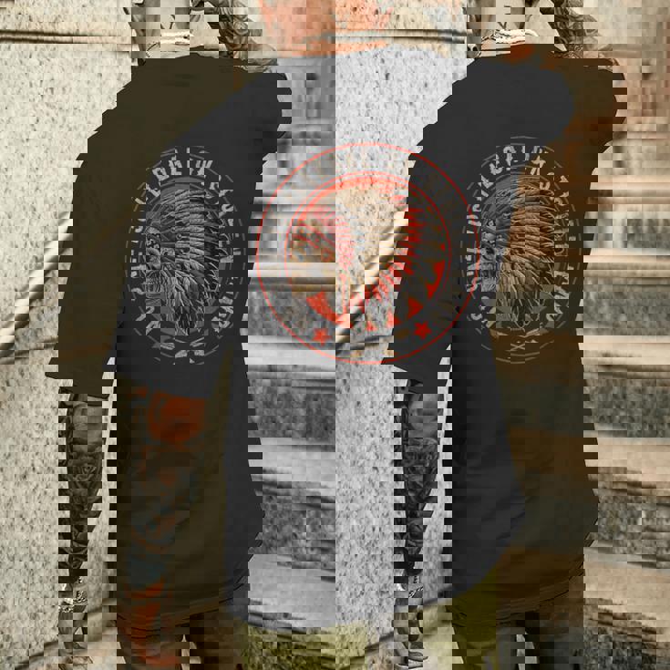 No One Is Illegal Ontolen Land 先住民移民 メンズTシャツ バックプリント 彼への贈り物