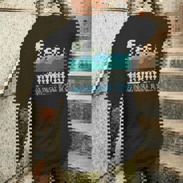 Ogopogo オカナガン湖 怪獣 生き物 かわいい かわいい クリプティッド メンズTシャツ バックプリント 彼への贈り物