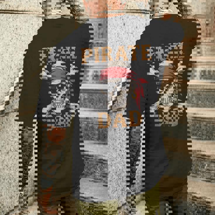 Pirate Dadkull クロスボーン 面白いお父さんギフト 父の日に メンズTシャツ バックプリント 彼への贈り物