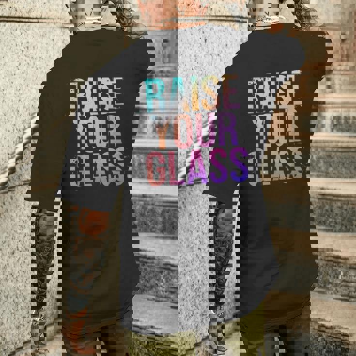 Raise Your Glass Pink Cheers Party メンズTシャツ バックプリント 彼への贈り物