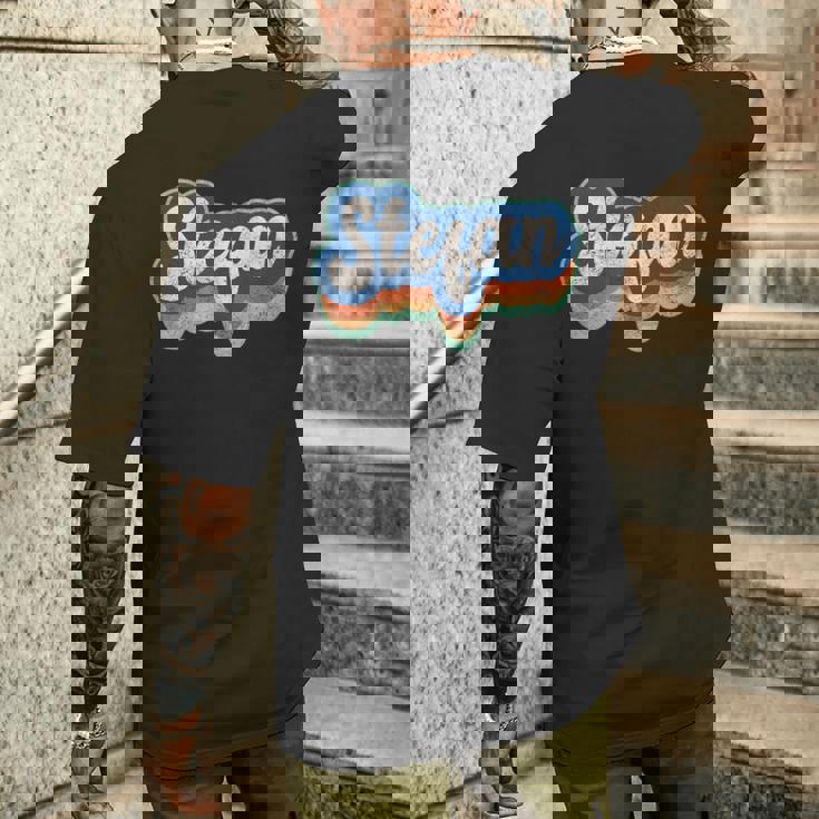 Stefan ファーストネーム 男の子 ヴィンテージスタイル 70年代 80年代 パーソナライズ メンズTシャツ バックプリント 彼への贈り物