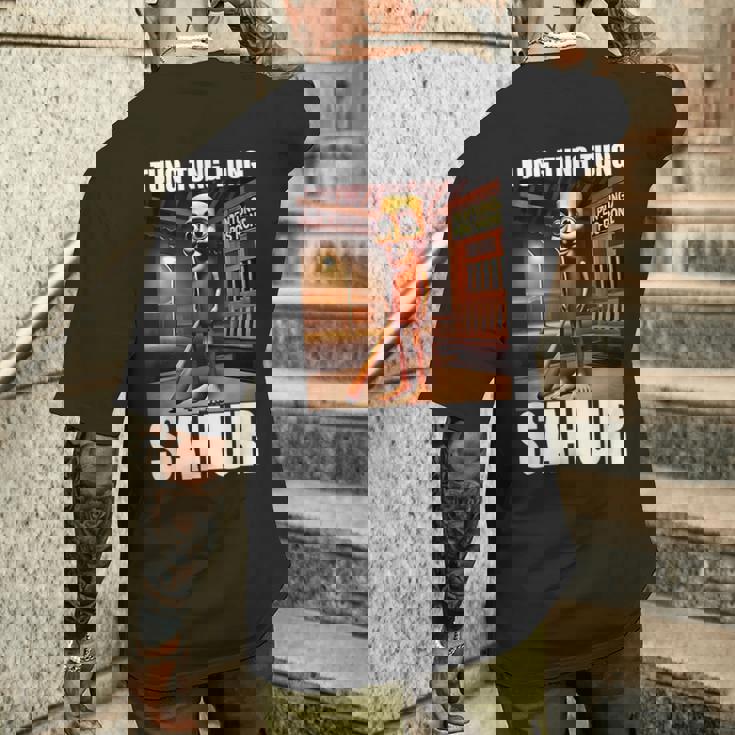 Tung Tung Tungahur-イタリアのブレインロットミーム メンズTシャツ バックプリント 彼への贈り物