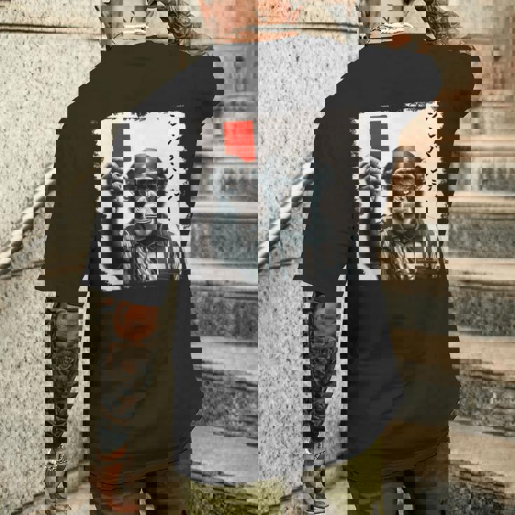 「シンパンジー」審判 シンパン チンパンジー レッドカード 猿 サル スポーツ サッカー 日本語 カタカナ かっこいい メンズTシャツ バックプリント 彼への贈り物