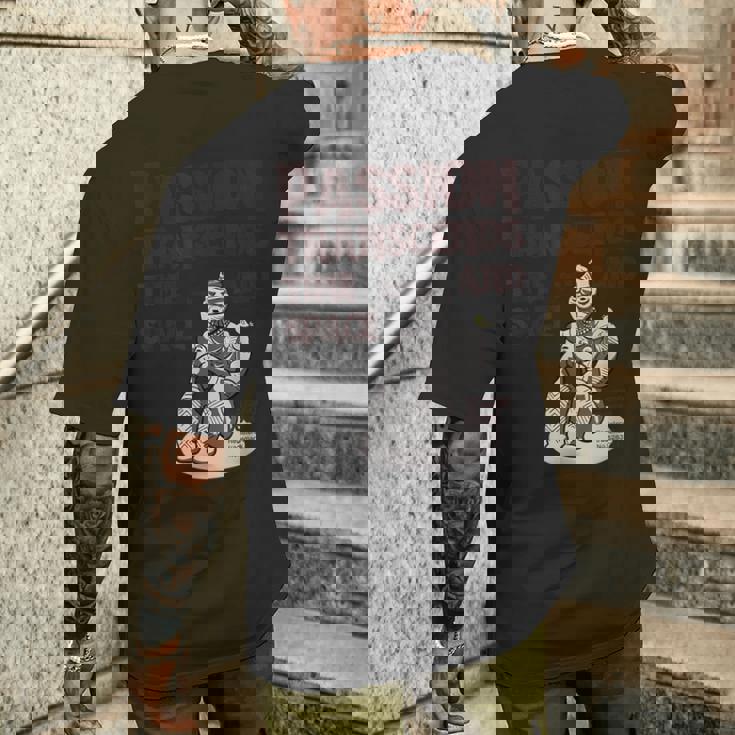 「情熱は時空を超える」 合掌土偶 祈る土偶 縄文 土偶 青森県八戸市 国宝 考古学 はにわ シュール メンズTシャツ バックプリント 彼への贈り物