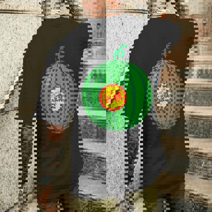 【スイカ】（半額シール）遊び心 おもしろ 夏服 面白い お笑い ユーモア ギャグ ネタ ウケ狙い 笑える 変な 食べ物 メンズTシャツ バックプリント 彼への贈り物