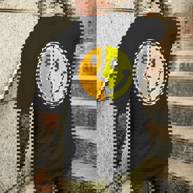 【ピカソ風】スマイル フェイス 笑顔（パロディ）キュビズム【スマイリー】ニコニコ 黄色 ポップ かわいい メンズTシャツ バックプリント 彼への贈り物