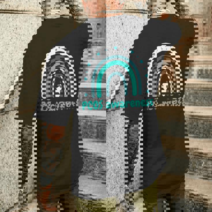 かわいいpcos啓発ボヘミアンレインボーpcosサポート。 メンズTシャツ バックプリント 彼への贈り物