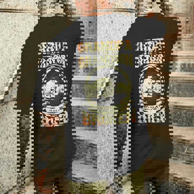 かわいいおじいちゃん 孫 おじいちゃんと孫 メンズTシャツ バックプリント 彼への贈り物