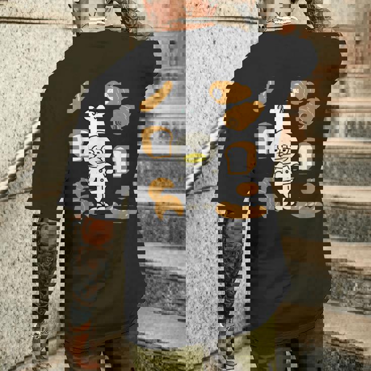 かわいいコックさん パン屋さん編 鳥 フランスパン クロワッサン チョコレートコルネ 食パン 料理 おいしい おもしろ メンズTシャツ バックプリント 彼への贈り物