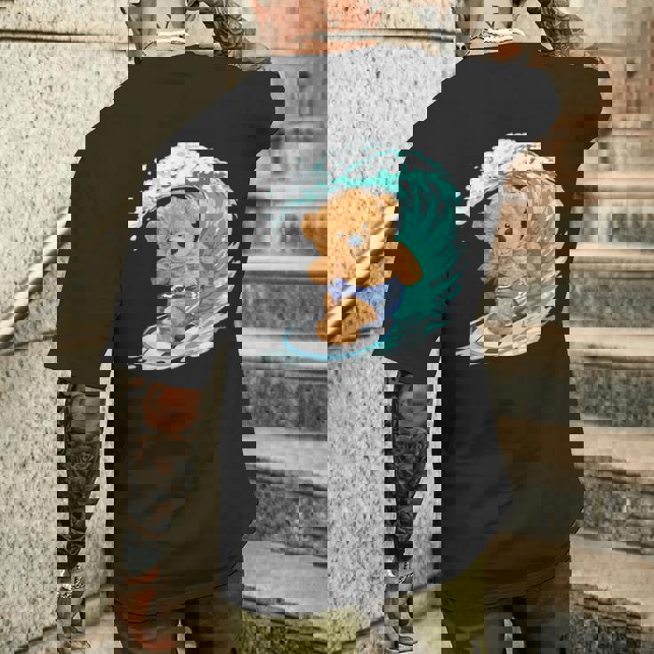 かわいいサーファーのテディベア。 メンズTシャツ バックプリント 彼への贈り物