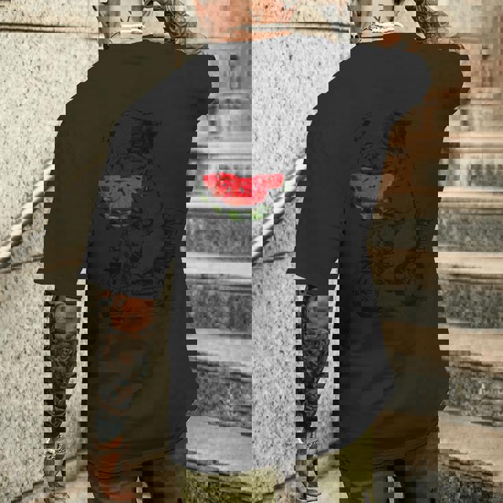 かわいいブルドッグが自転車に乗ってスイカを食べる 誕生日 メンズTシャツ バックプリント 彼への贈り物