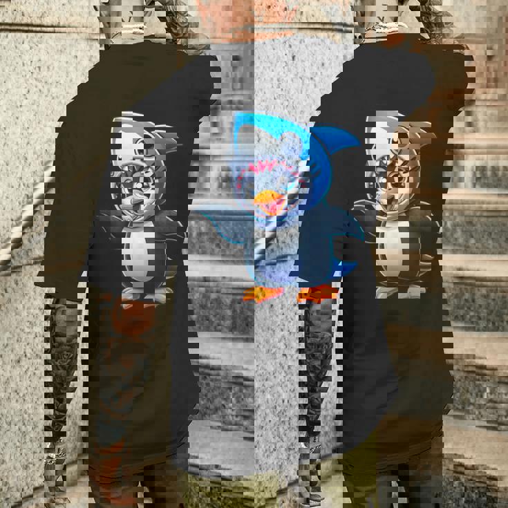 かわいいペンギンのサメのフュージョン漫画コスチューム。 メンズTシャツ バックプリント 彼への贈り物