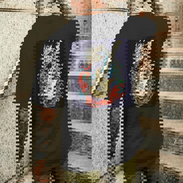 このドラゴンギターステートメントでステージをライトアップ。 メンズTシャツ バックプリント 彼への贈り物