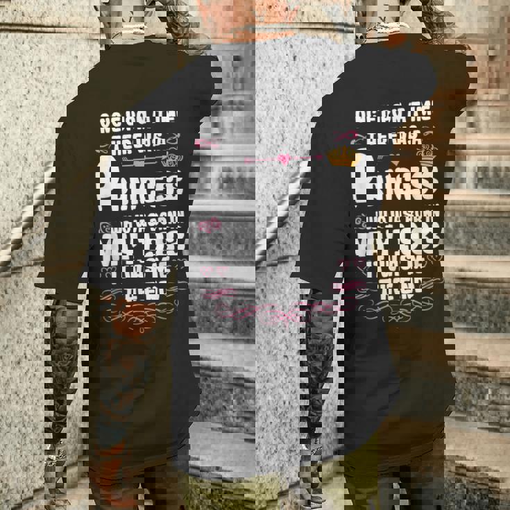 むかしむかし、あるところにお姫様がいました。1983年5月 誕生日 メンズTシャツ バックプリント 彼への贈り物