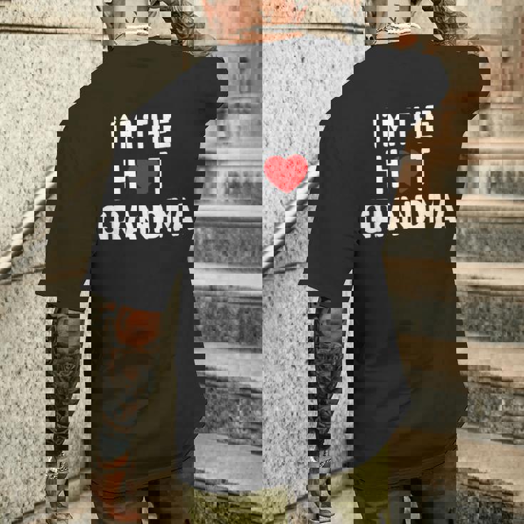 アイ・ラブ・ホット・グランマ-アイ・アム・ザ・ホット・グランマ メンズTシャツ バックプリント 彼への贈り物