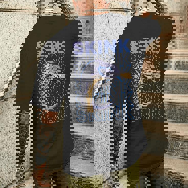 アオジタトカゲ 80 年代スタイルの爬虫類飼育者 トカゲの飼い主 メンズTシャツ バックプリント 彼への贈り物