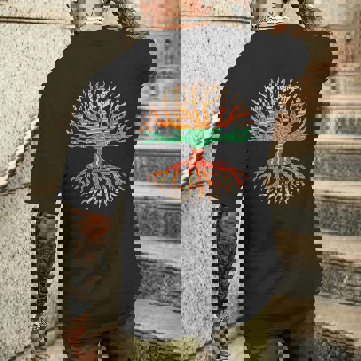 アフリカンパターンの木の根 黒史 メンズTシャツ バックプリント 彼への贈り物