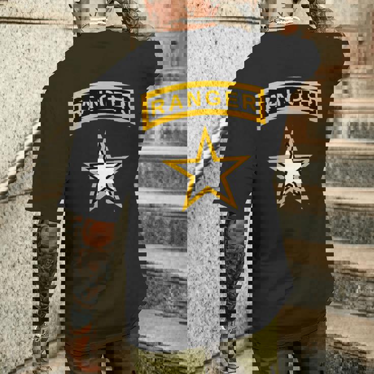 アメリカ合衆国陸軍レンジャータブとスターミリタリー。 メンズTシャツ バックプリント 彼への贈り物