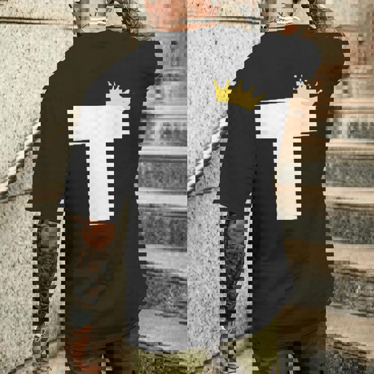 アルファベット大文字モノグラム イニシャル キング クイーン クラウン メンズTシャツ バックプリント 彼への贈り物