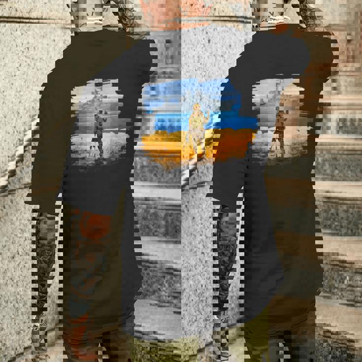 ウクライナ 切手 ウクライナ 切手 旗 ウクライナ プライド メンズTシャツ バックプリント 彼への贈り物