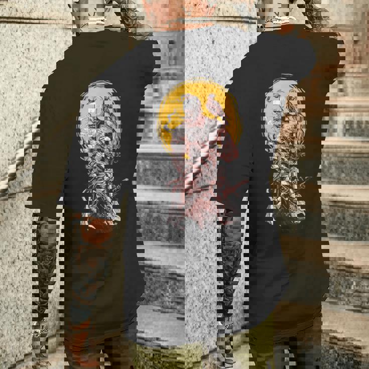 ウクライナのコサック戦士が剣を握り、ウクライナのために戦う メンズTシャツ バックプリント 彼への贈り物