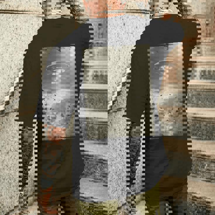 エイリアン Ufo の侵略 面白いハムスターの自撮り メンズTシャツ バックプリント 彼への贈り物