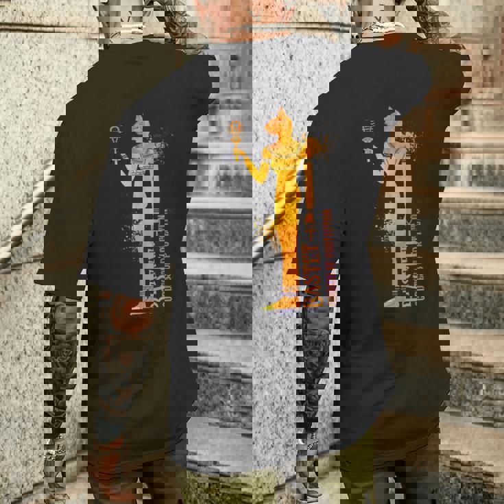 エジプトの女神バステトの彩色画 メンズTシャツ バックプリント 彼への贈り物