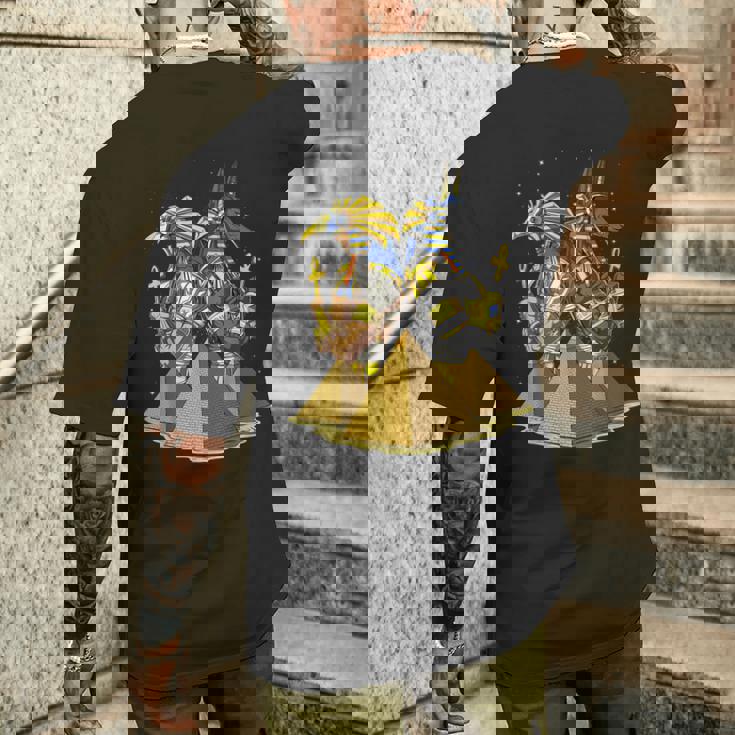 エジプトの神々アヌビスとホルスの目エジプトのピラミッドアンクのシンボル古代エジプト神話 メンズTシャツ バックプリント 彼への贈り物