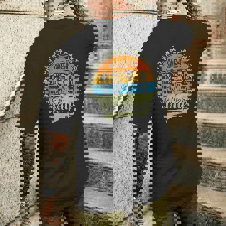 オリジナルパーツ 1974年生まれ ヴィンテージ 50歳 誕生日 レトロ メンズTシャツ バックプリント 彼への贈り物