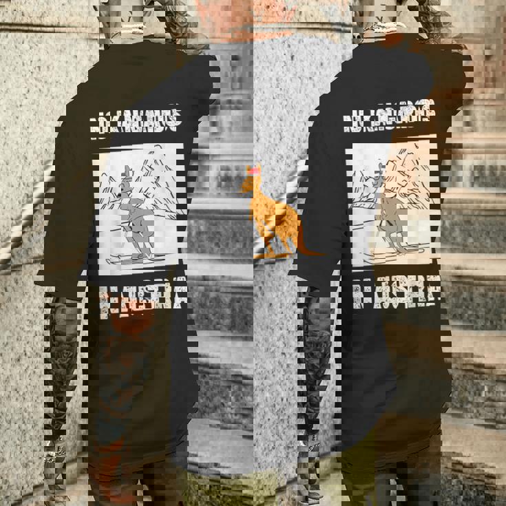 オーストリアにカンガルーはいない 愉快なオーストリア旅行 メンズTシャツ バックプリント 彼への贈り物