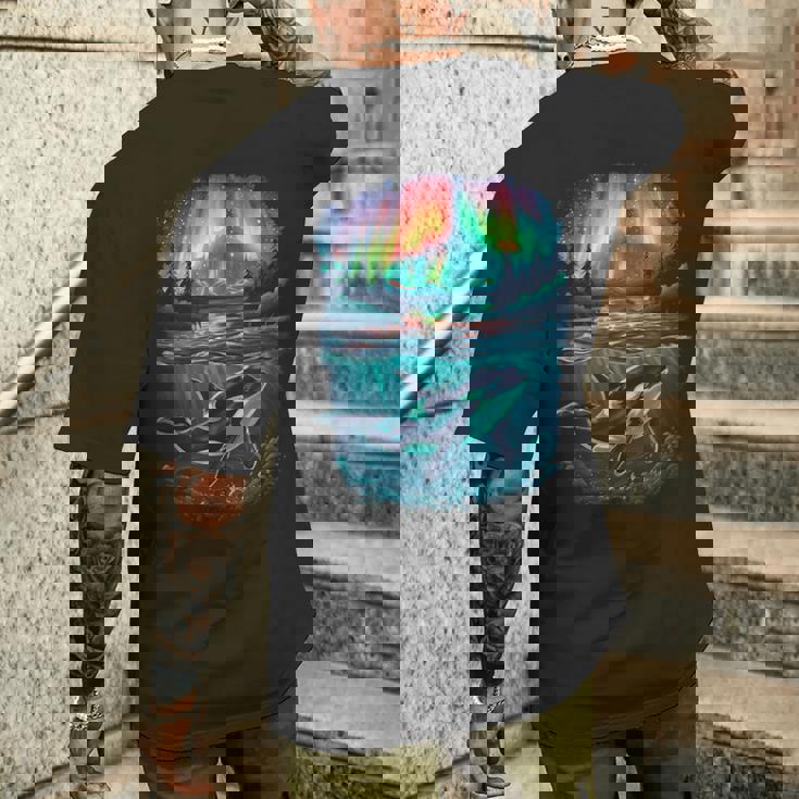 オーロラシャチが特徴のオルカ。 メンズTシャツ バックプリント 彼への贈り物