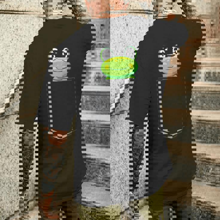 カエルポケットにカエルポケットペットカエルグリーンカエルポケット メンズTシャツ バックプリント 彼への贈り物